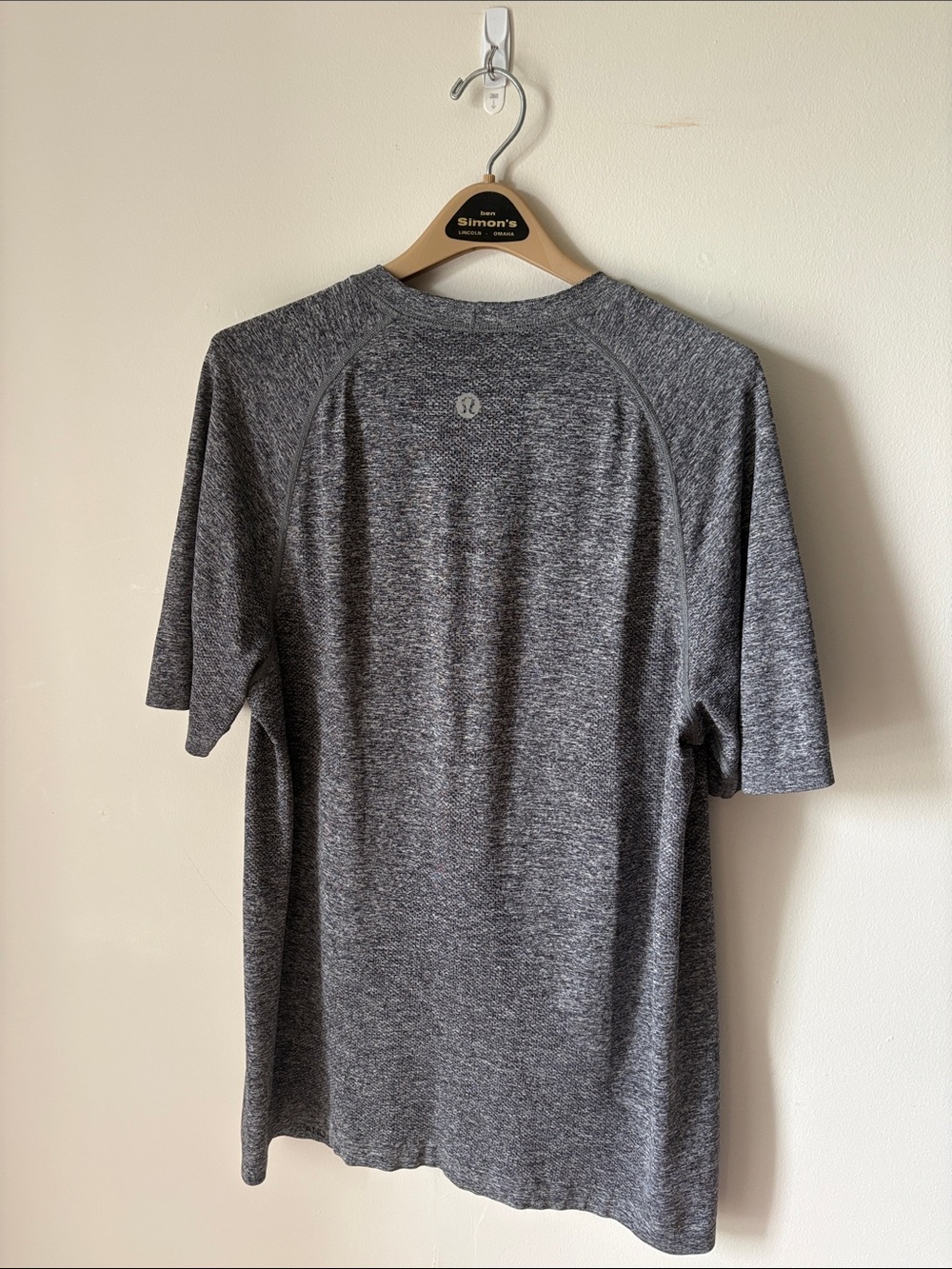 Lululemon Men’s Grey Shirt